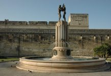 La fontana dell’ Armonia, il monumento per ricordare l’arrivo a Lecce dell’acqua del fiume Sele