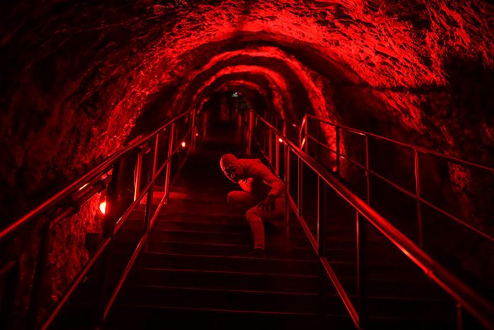 grotte-hellinthecave_cs