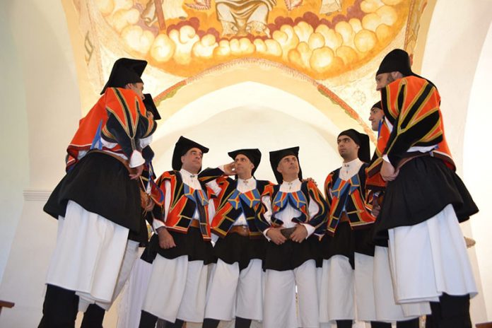 Tenore-Murales-(Orgosolo,-Sardegna)