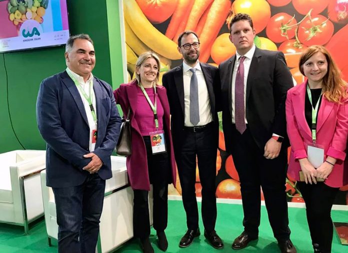 La-Puglia-al-Mac-Fruit-e-la-visita-di-Patuanelli