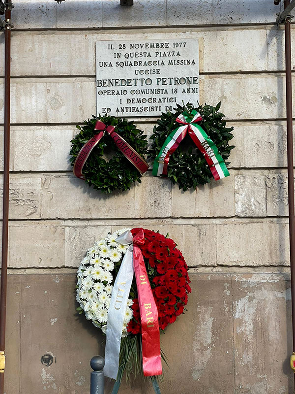 28-11-23-questa-mattina-la-cerimonia-per-il-46°-anniversario--dell'omicidio-di-Benedetto-Petrone_7