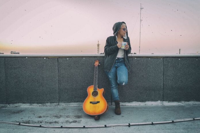 Luce (all'anagrafe, Lucia Montrone) 2