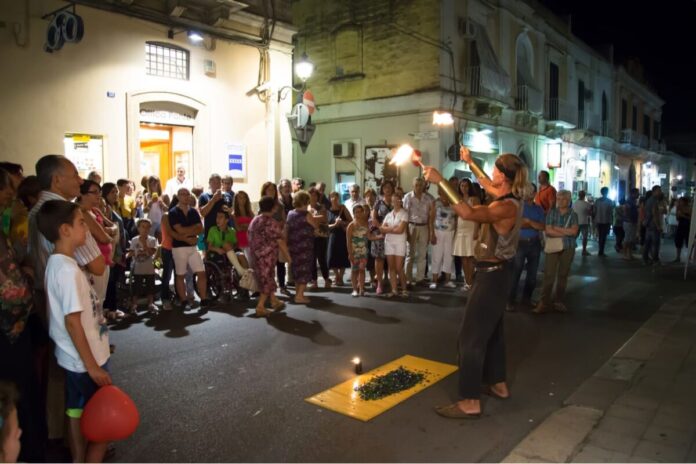 La Notte Mediterranea_artista di strada