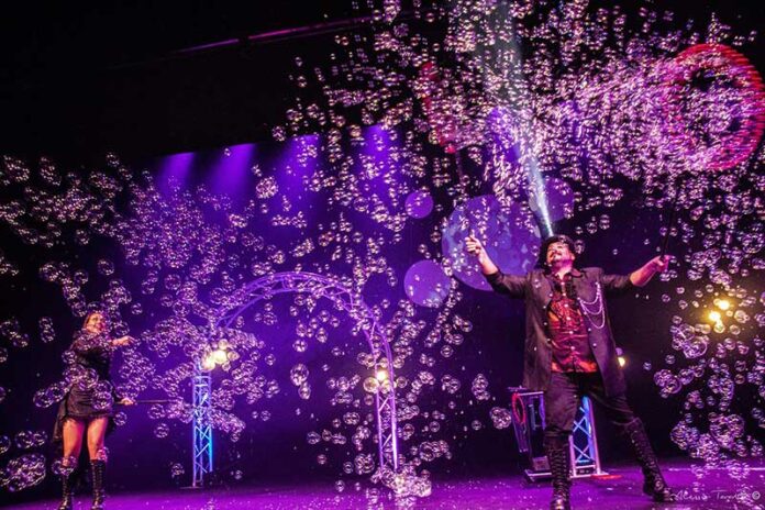 Marco-Zoppi-e-Rolanda-in-Bubbles-Revolution----04---low