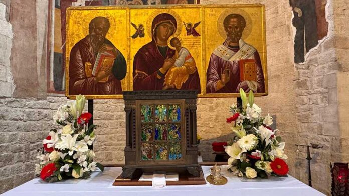 07-05-25-sindaco-Leccese-ringrazia-il-Comune-di-Terlizzi-per-la-partecipazione-all’allestimento-floreale-della-basilica---di-San-Nicola