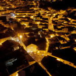 Zucche lanterna e falò illuminano Orsara: è la festa della luce