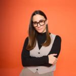 Martedì 9 dicembre Aurora Leone con Tutto scontato – Rivisto e Scorretto al Teatro Paisiello