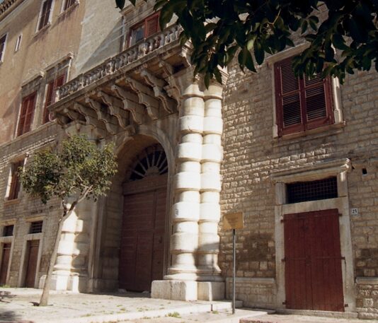 Exploring Federico – Natale 2025: la luce del sapere nel cuore di Andria