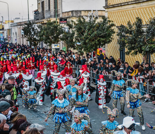 Entra nel vivo il Carnevale della Grecìa Salentina e Martignanese con la grande Sfilata