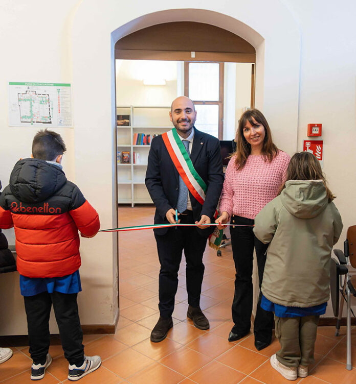 001--il-taglio-del-nastro