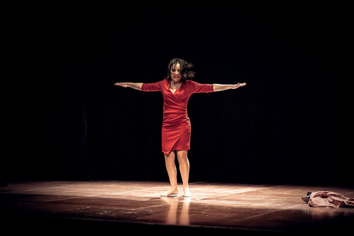 L-ANGELA-DE-GAETANO-in-UN-ALTROGIORNO-ANCORA-ph_--giovanniwilliampalmisanoph4728