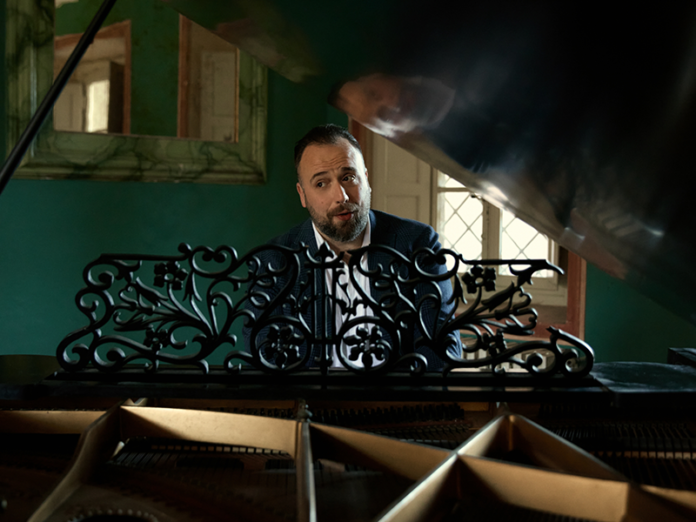 Raphael-Gualazzi---(Ph-Giorgio-Leone)-1