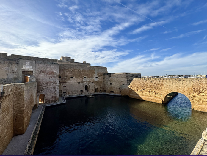 Castello-Alfonsino-----Forte-a-Mare---foto-1
