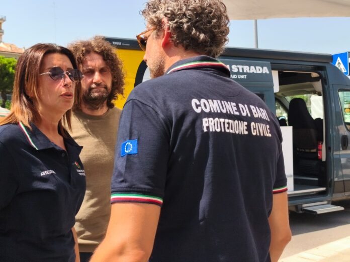 17-07-26 partito il nuovo servizio della Protezione civile comunale con la distribuzione gratuita di acqua nelle giornate segnate dalle temperature più alte_1