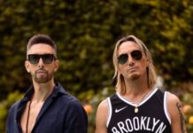 Gemelli Diversi e Haiducii sul palco del “Summer Rewind” a San Foca