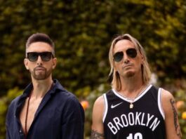 Gemelli Diversi e Haiducii sul palco del “Summer Rewind” a San Foca
