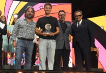 Il monzese Davide Iaconianni vince il 30° Festival del Cabaret. Standing ovation per Banfi