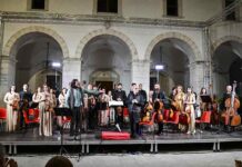 De Andrè in veste orchestrale: il concerto Faber Symphoniker fa tappa a Bisceglie e Vieste