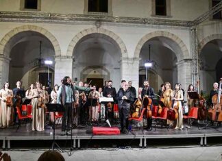 De Andrè in veste orchestrale: il concerto Faber Symphoniker fa tappa a Bisceglie e Vieste