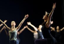 Sabato 5 settembre The Nelken Line per Uni-Tanz – Campus internazionale di danza contemporanea della salentina Koreoproject con Daphnis Kokkinos, Giorgia Maddamma e tanti ospiti