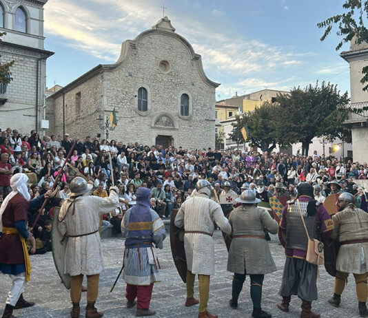 Pietramontecorvino abolisce l’euro, al via il Festival Internazionale dei Templari