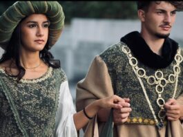 Ago, filo e tanta stoffa: Rosanna ‘cuce’ il Medioevo da 40 anni a Pietramontecorvino