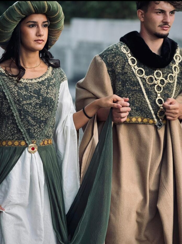 alcuni dei costumi medievali realizzati da Rosanna Scibinico
